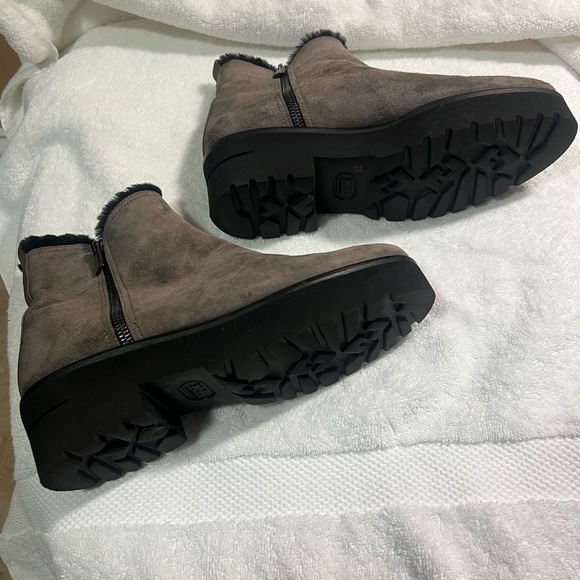 Pas  de Rouge boots - Picture 4 of 7